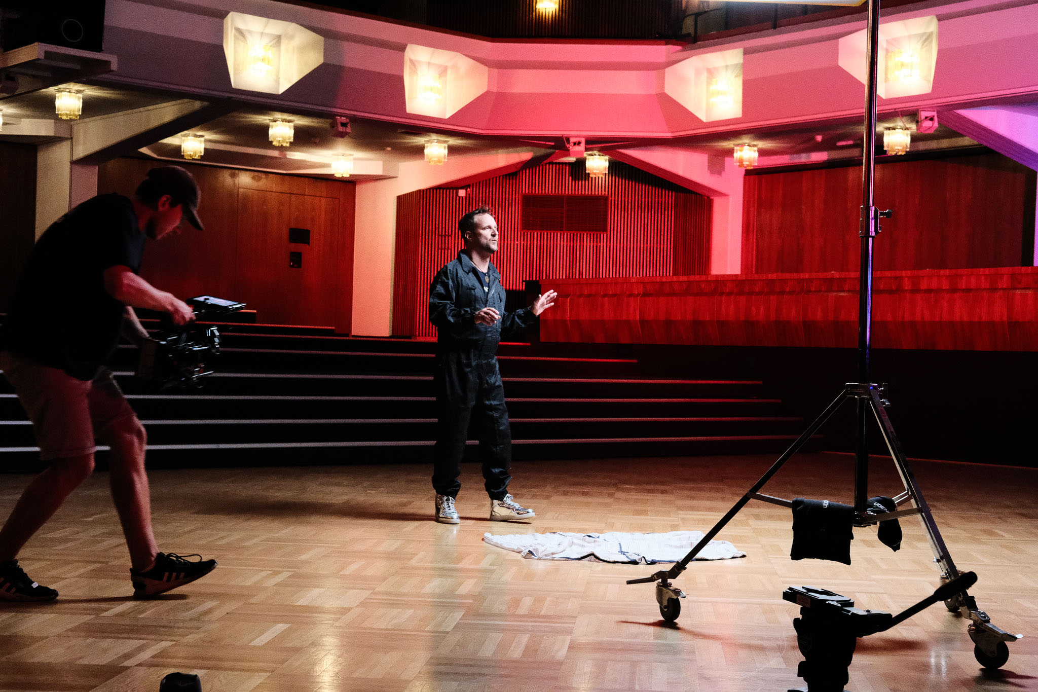 Strolz & Razelli: what would love do? Musikvideo BTS